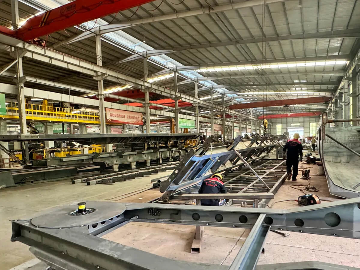Flatbed and skeleton trailer production line