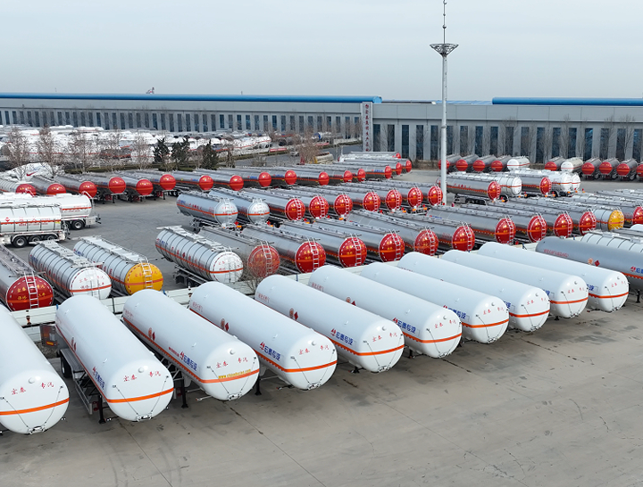 Stainless Steel Tank Semi Trailer painting line