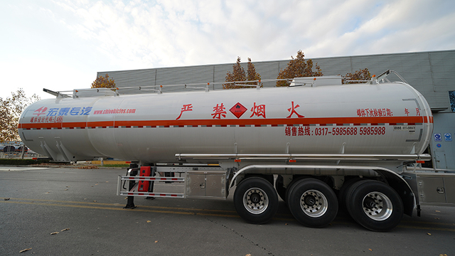 3 Axles Oil Diesel Carbon Steel Tanker Trailer