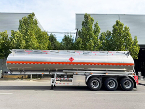 9000 Gallons Aluminum Tank Trailer For Sale in Ecuador