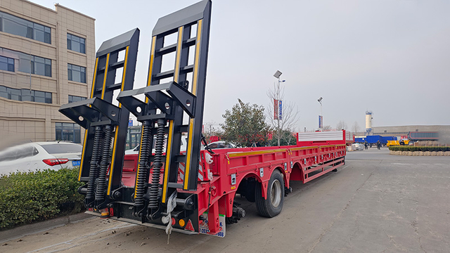 Gooseneck Low-bed Semi-trailer