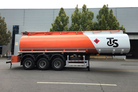 Trailer t&agrave;u chở nhi&ecirc;n liệu th&eacute;p 32000 l&iacute;t.png