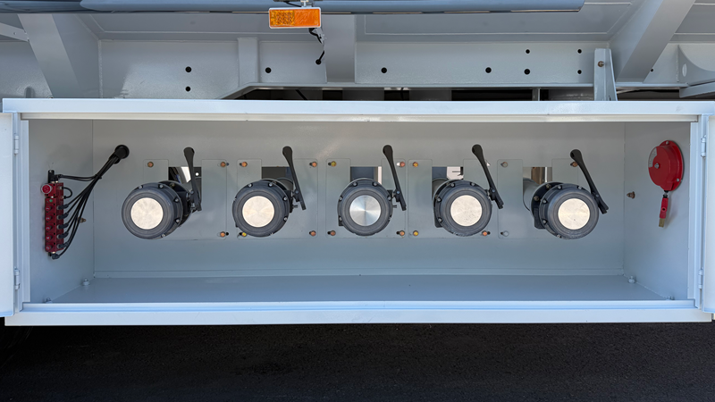 API unloading valve for oil tanker trailer.png