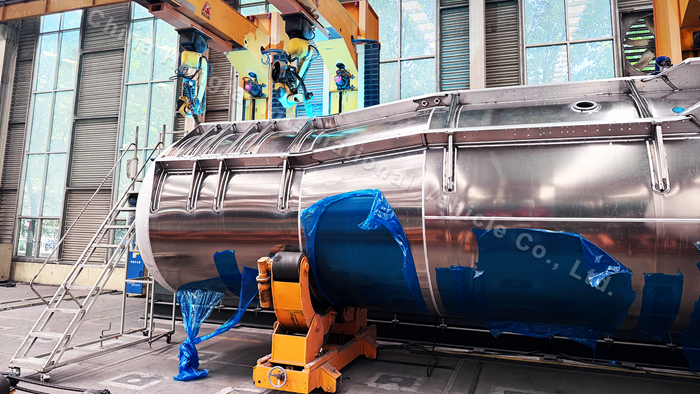 Automated Welding of Aluminum Alloy Oil Tanker trailer.png